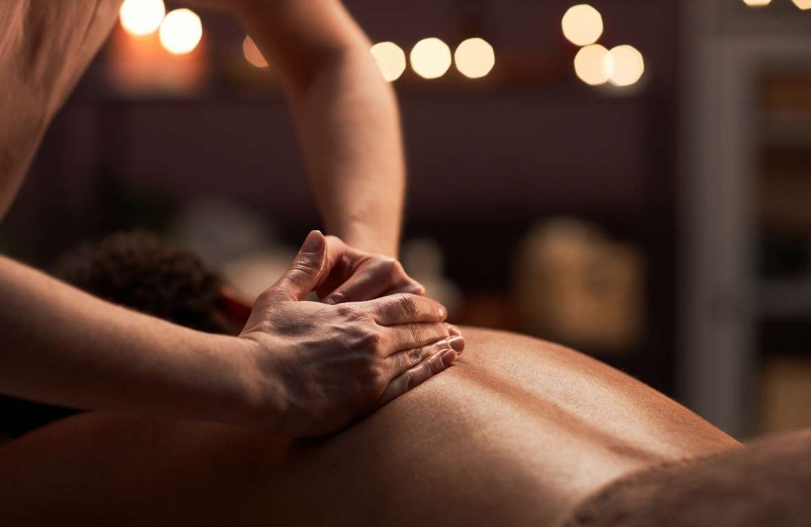 massage back and shoulder