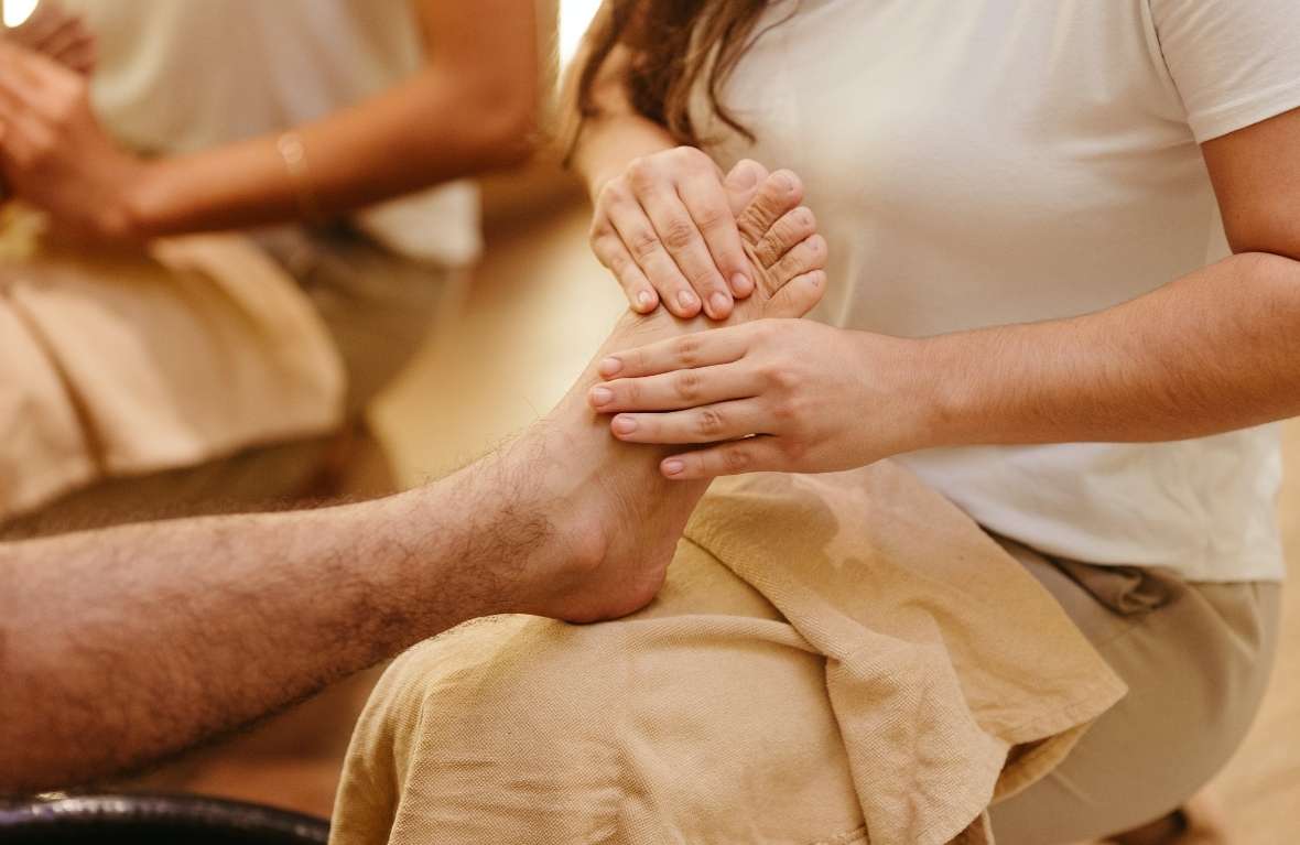 Foot outcall massage